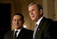 Archivo:George W. Bush & Hosni Mubarak