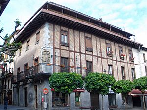 Archivo:Hernani - Gudarien Plaza 03