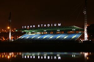 Archivo:Icahnstadium1