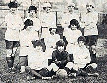 Archivo:L'équipe de France féminine de football en octobre 1920