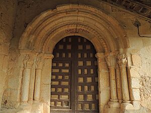 Archivo:Lodares del Monte - Iglesia de San Pedro