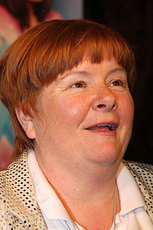 Archivo:Magda Szubanski (Sharon Strzelecki) at Kath & Kimderella movie premiere
