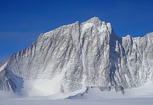 Archivo:Mount Gardner from SW by Christian Stangl (flickr)