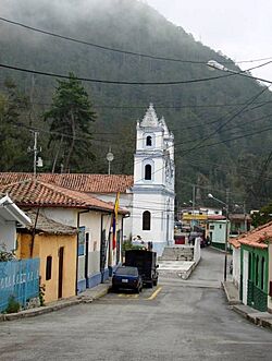 Mucuruba-IglesiaCasas.jpg