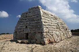 Naveta des Tudons 2011.JPG