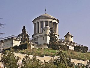 Archivo:Observatorio Astronómico de Madrid 01
