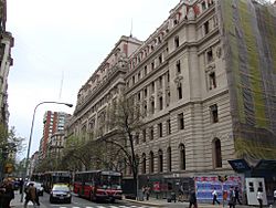 Archivo:Palacio de Justicia (fachada a Uruguay)