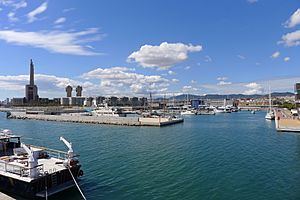 Archivo:Puerto de Badalona 2012 - 2