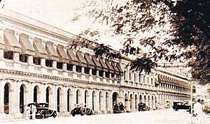 Archivo:Repub building
