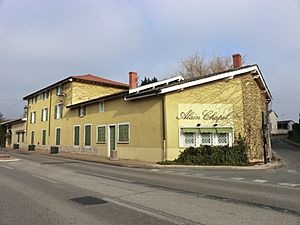 Archivo:Restaurant d'Alain Chapel à Mionnay