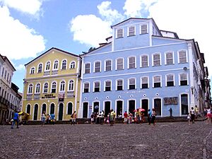 Archivo:Salvador-CCBY-2