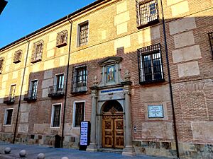 Archivo:Talavera de la Reina - Asilo de San Prudencio (Centro Regional de Innovación Digital) 1