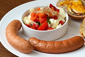 Archivo:02021 0547 (3) Breakfast, Vienna sausages