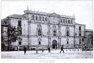 Archivo:Alcala de Henares 1910-Universidad