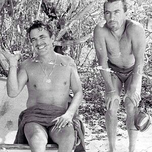 Archivo:Antonio Valdés and German Valdés, circa 1960s