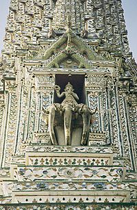 Archivo:Bangkok Wat Arun Phra Prang Indra Erawan