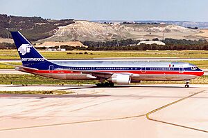 Archivo:Boeing 767-3Y0(ER), Aeromexico JP6012238