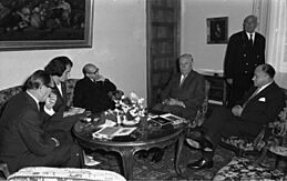 Archivo:Bundesarchiv B 145 Bild-F018397-0024, Bonn, Krone empfängt Politiker aus Kolumbien
