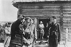 Archivo:Bundesarchiv Bild 183-L19885, Russland, Heinz Guderian vor Gefechtsstand