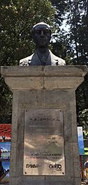 Archivo:Busto de Jacinto Jijón y Caamaño. Parque El Ejido, Quito