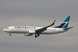 Archivo:C-GJWS B737-8CTW WestJet YVR 16MAY09 (3538139122)