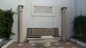 Archivo:Columnas en el Alcázar de Sevilla
