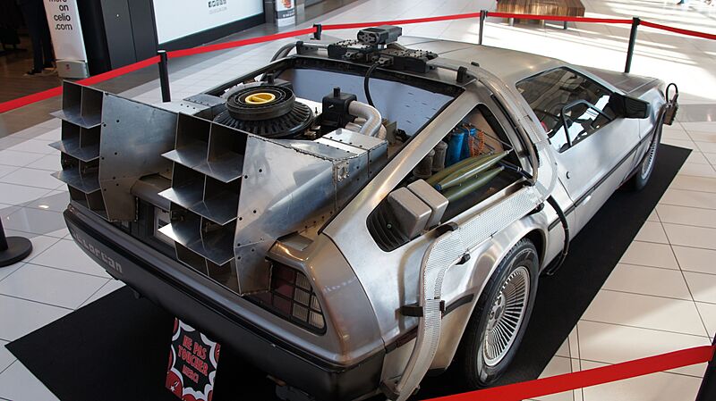 DeLorean DMC-12 back (2)