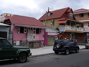 Archivo:Dominica - street in Roseau