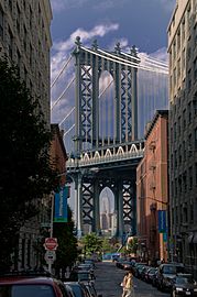 Empire State framed by the Manhattan Bridge July 2009