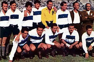Archivo:GELP Formacion 1960 Copa Alende