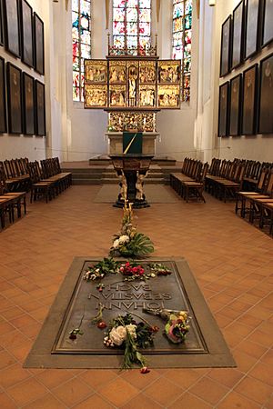 Archivo:Grave of Johann Sebastian Bach and altar Leipzig
