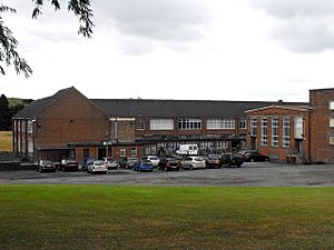 Archivo:Hill Top School, Kirkholt (geograph 2654680)