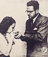 Archivo:Ida Gramcko y Picón Salas, 1946