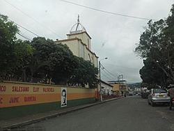 Iglesia en el Barrio Girardot Bucaramanga.jpeg