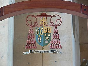 Archivo:LA Cathedral cathedra coat of arms