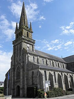 Lanmeur (29) Église 01.jpg