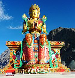 Archivo:Maitreya Buddha - Nubra