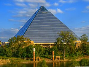 Archivo:Memphis Pyramid HDR