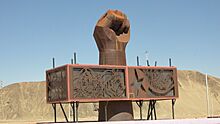 Archivo:Monumento a los trabajadores en DIego de Almagro