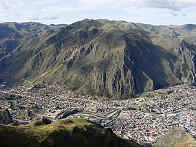 Archivo:Panorámica de Huancavelica