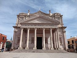 Parroquia de San José - San José Iturbide, Guanajuato, México.jpg
