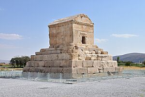 Archivo:Pasargad Tomb Cyrus3