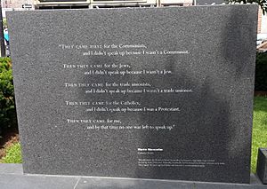 Archivo:Poem by Martin Niemoeller at the the Holocaust memorial in Boston MA