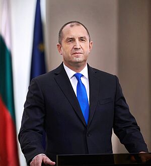 Rumen Radev official portrait.jpg