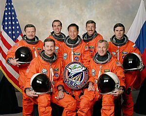 Archivo:STS-106 crew