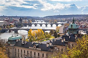 Archivo:Vltava river in Prague
