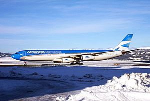 Archivo:Aerolíneas Argentinas Airbus A340-300X LV-CSD