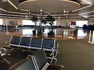Archivo:Anchorage airport (28067280178)