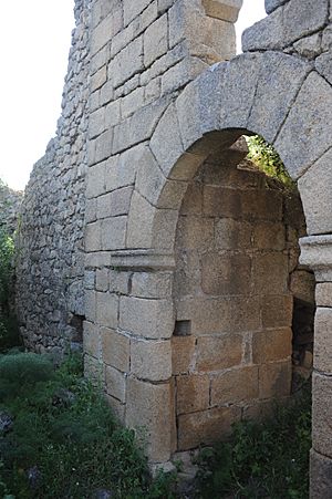 Archivo:Arco castillo Peñafiel