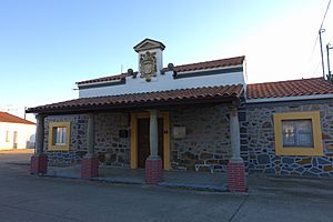 Archivo:Ayuntamiento de Berrocal de Huebra